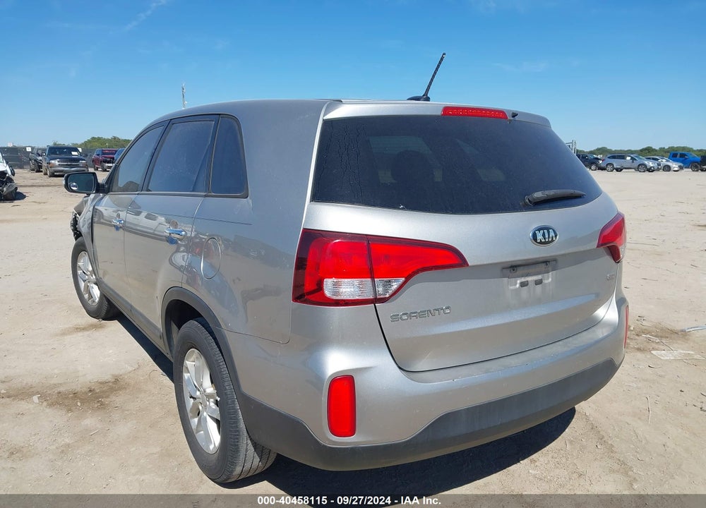 2015 KIA SORENTO LX VIN: 5XYKT3A67FG643906