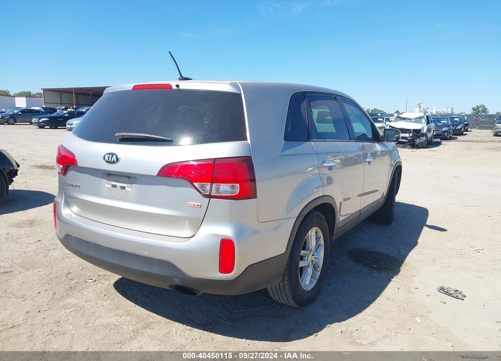 2015 KIA SORENTO LX VIN: 5XYKT3A67FG643906