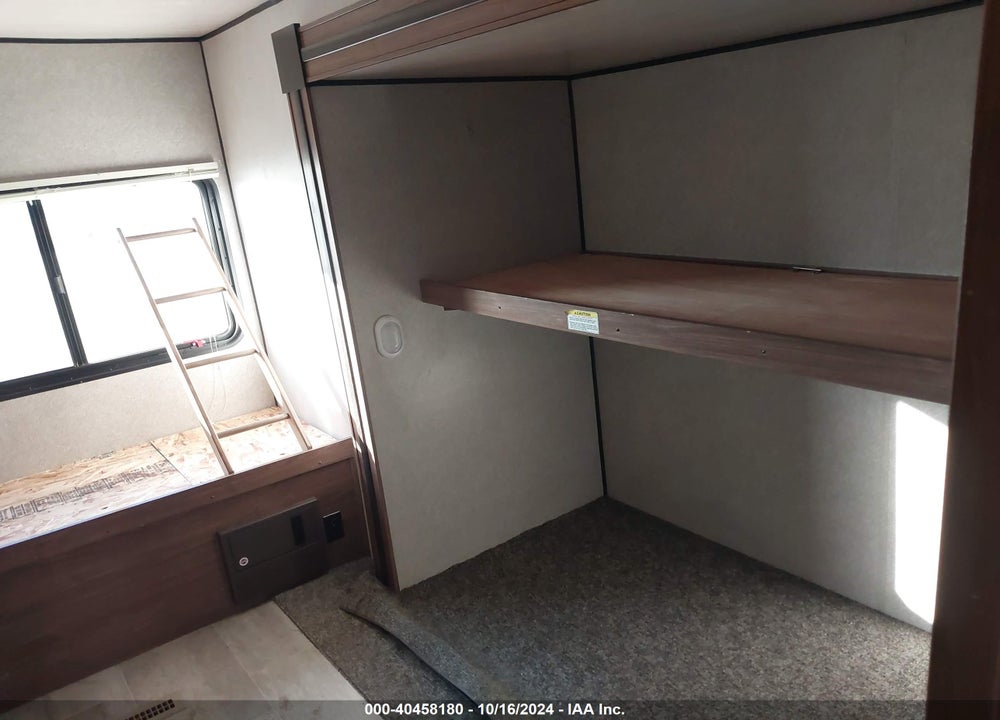 2019 TRAIL RUNNER 3250DK VIN: 5SFEB3623KE394784