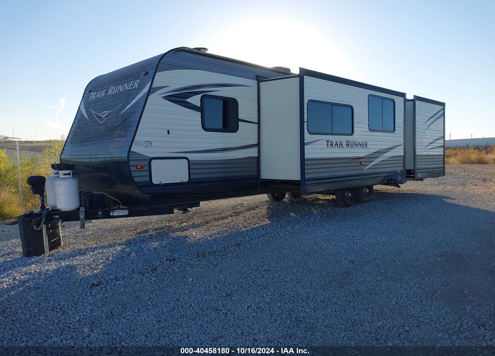 2019 TRAIL RUNNER 3250DK VIN: 5SFEB3623KE394784
