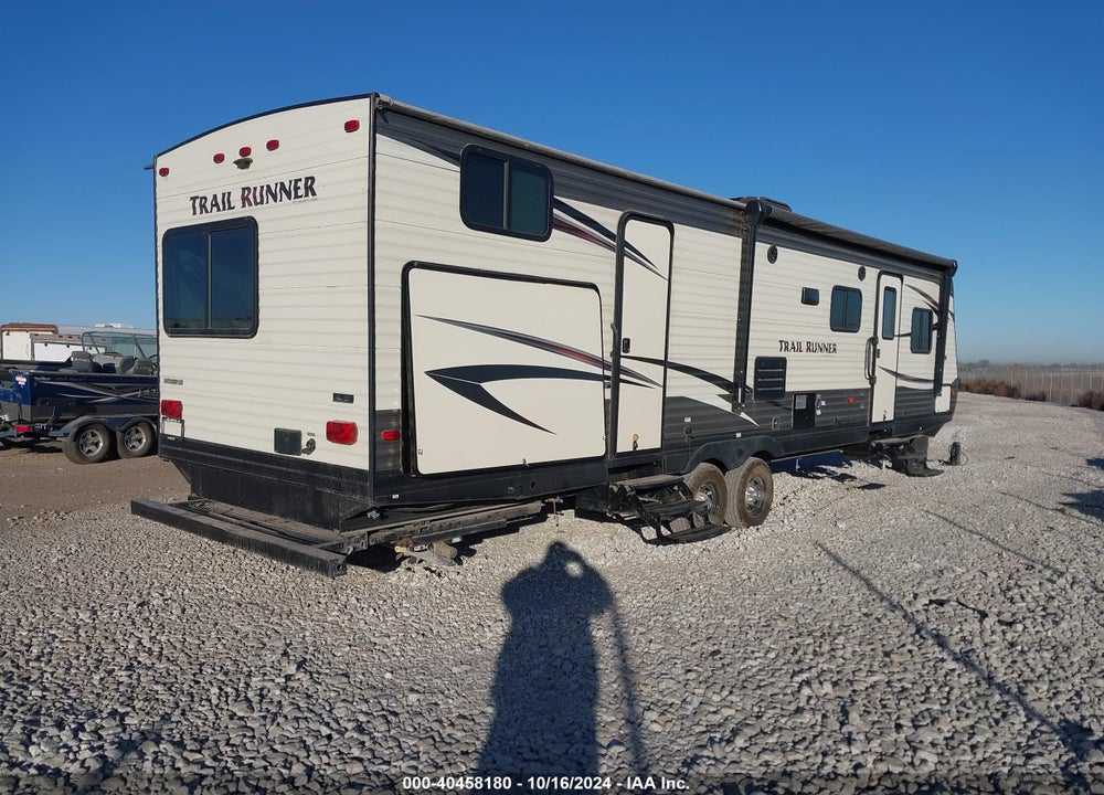 2019 TRAIL RUNNER 3250DK VIN: 5SFEB3623KE394784