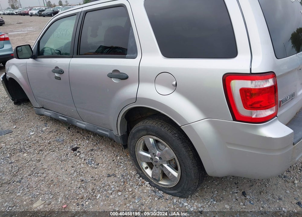2010 FORD ESCAPE XLT VIN: 1FMCU9DG3AKB88527