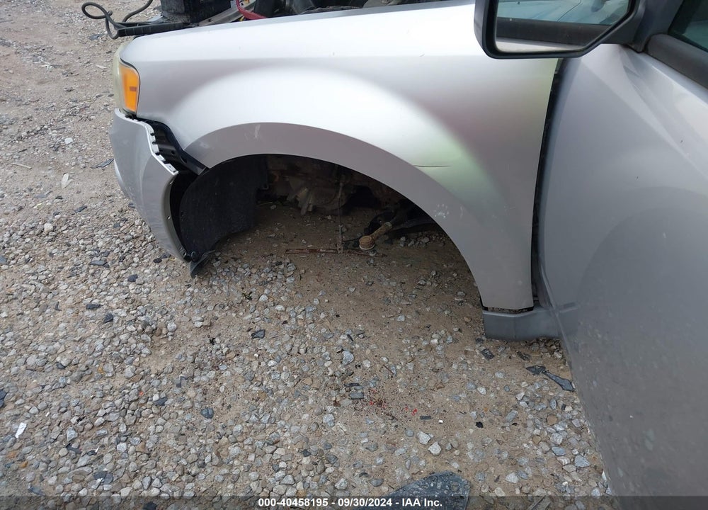 2010 FORD ESCAPE XLT VIN: 1FMCU9DG3AKB88527