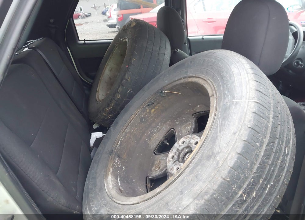 2010 FORD ESCAPE XLT VIN: 1FMCU9DG3AKB88527