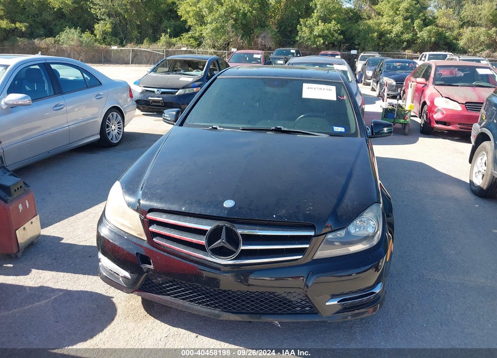 2014 MERCEDES-BENZ C 250 LUXURY/SPORT VIN: WDDGF4HB9EG198138