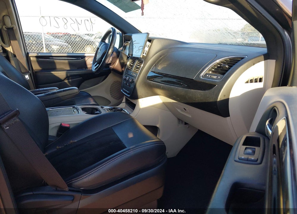 2017 DODGE GRAND CARAVAN SXT VIN: 2C4RDGCG2HR715893