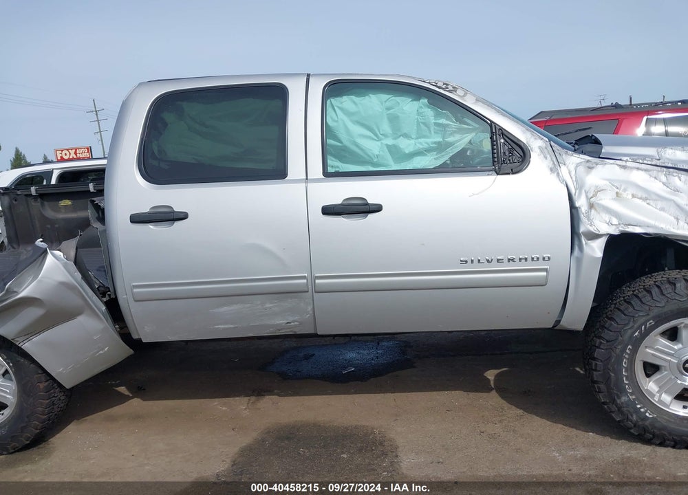 2011 CHEVROLET SILVERADO 1500 LT VIN: 3GCPKSE35BG328360