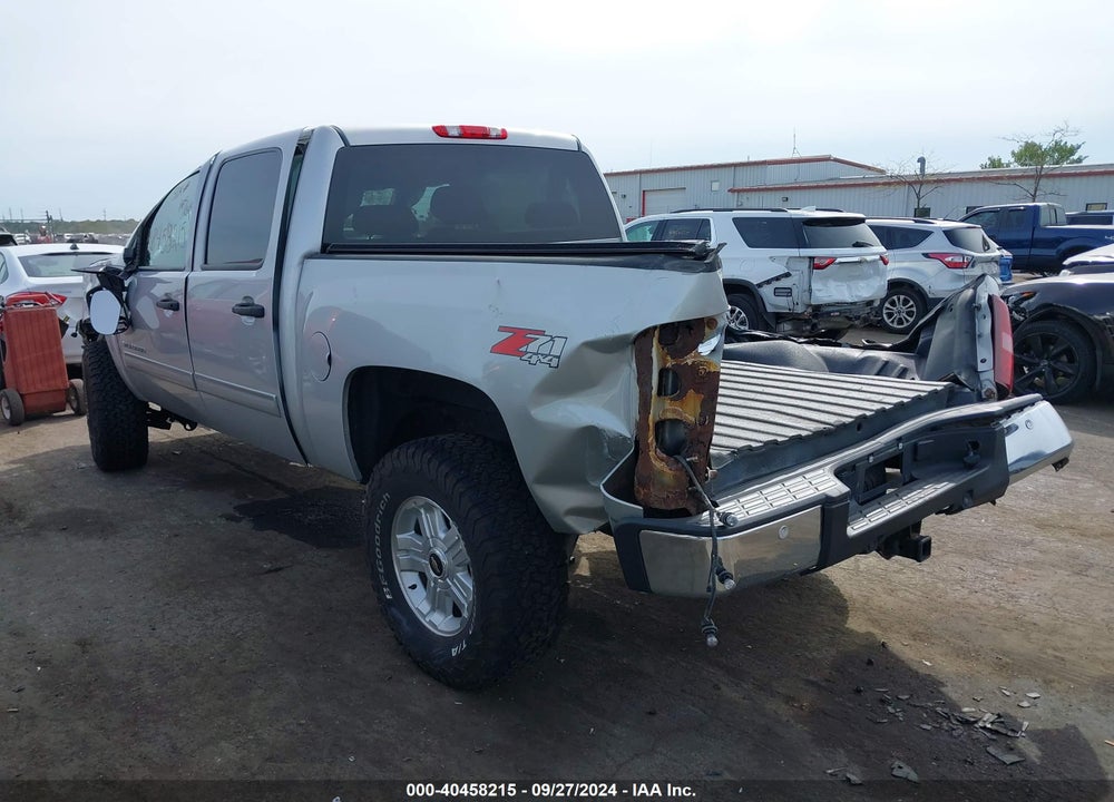 2011 CHEVROLET SILVERADO 1500 LT VIN: 3GCPKSE35BG328360