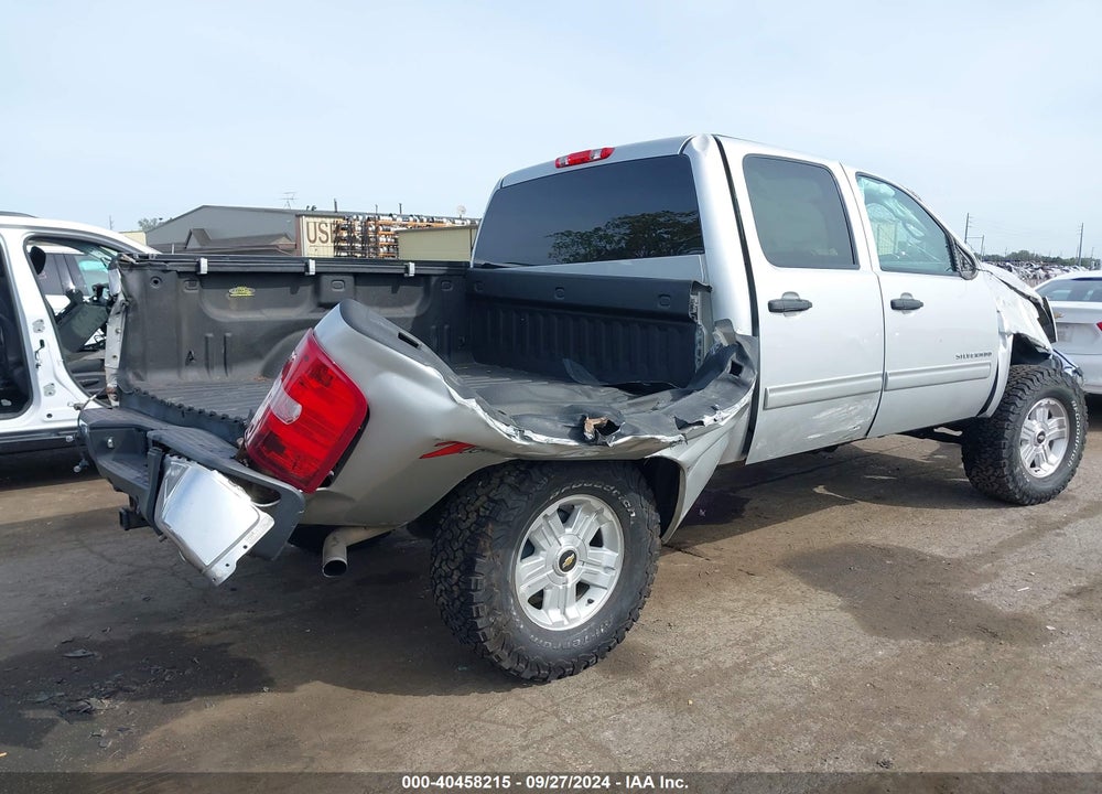 2011 CHEVROLET SILVERADO 1500 LT VIN: 3GCPKSE35BG328360