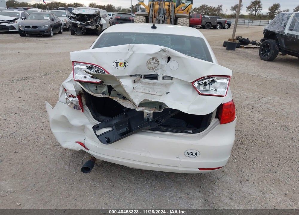 2012 VOLKSWAGEN JETTA VIN: 3VWDX7AJ7CM383365