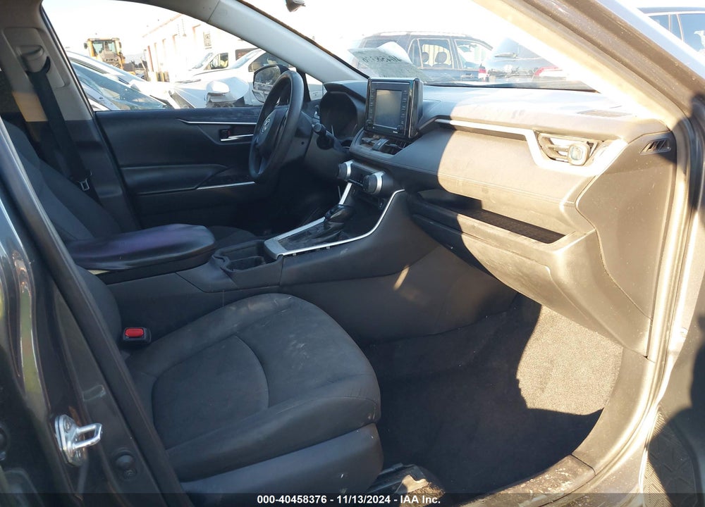 2021 TOYOTA RAV4 XLE VIN: 2T3W1RFV4MW146448