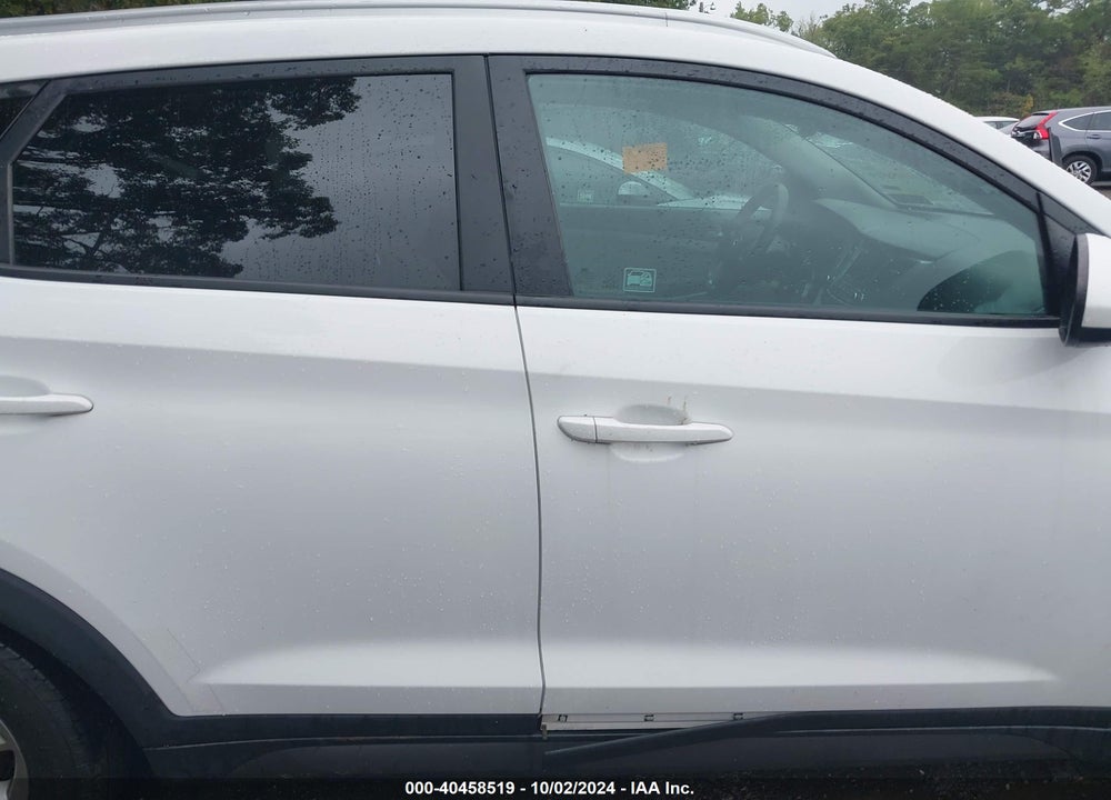 2016 HYUNDAI TUCSON SE VIN: KM8J3CA43GU139875