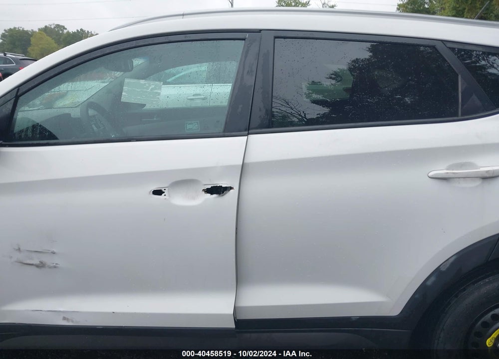 2016 HYUNDAI TUCSON SE VIN: KM8J3CA43GU139875