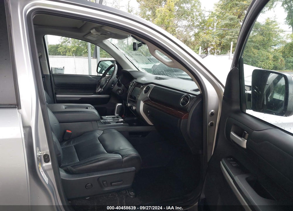 2017 TOYOTA TUNDRA LIMITED 5.7L V8 VIN: 5TFHY5F19HX652286