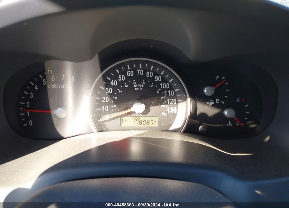 2010 KIA SEDONA LX VIN: KNDMG4C33A6344107