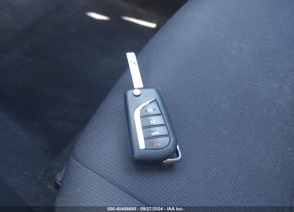 2020 TOYOTA COROLLA LE VIN: 5YFEPRAE0LP138986