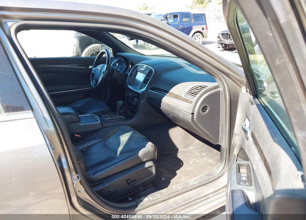2011 CHRYSLER 300 LIMITED VIN: 2C3CA5CGXBH585415