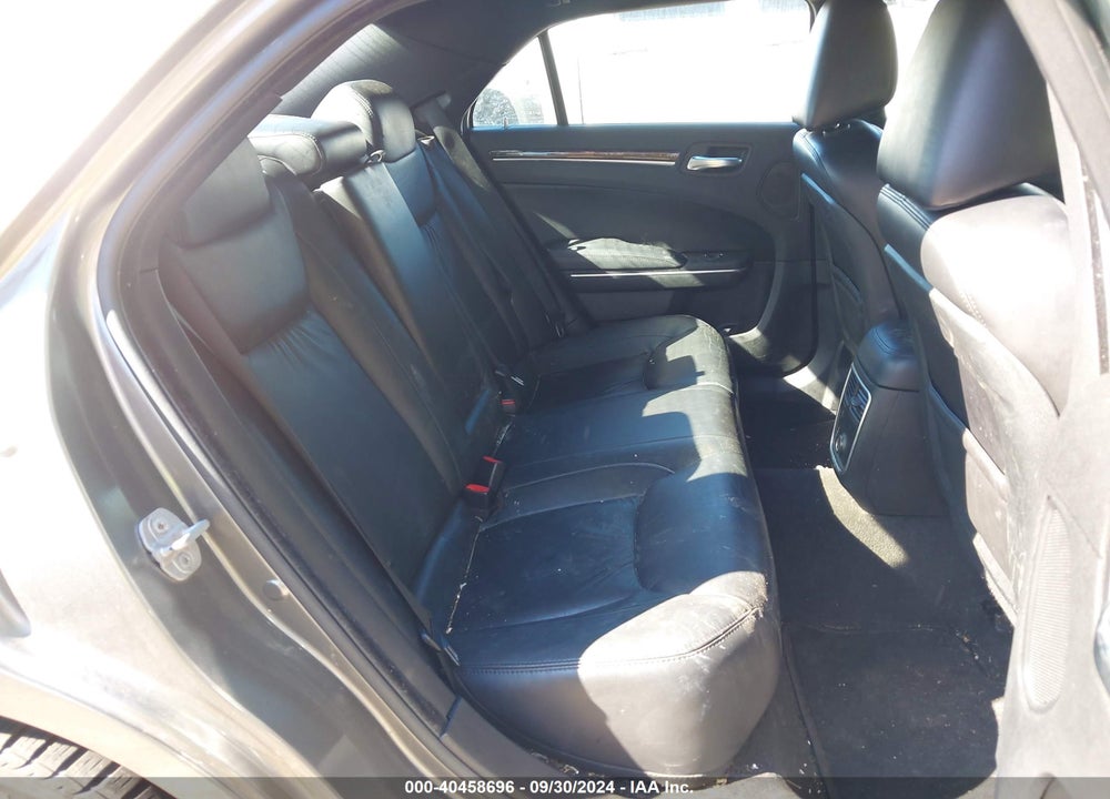 2011 CHRYSLER 300 LIMITED VIN: 2C3CA5CGXBH585415