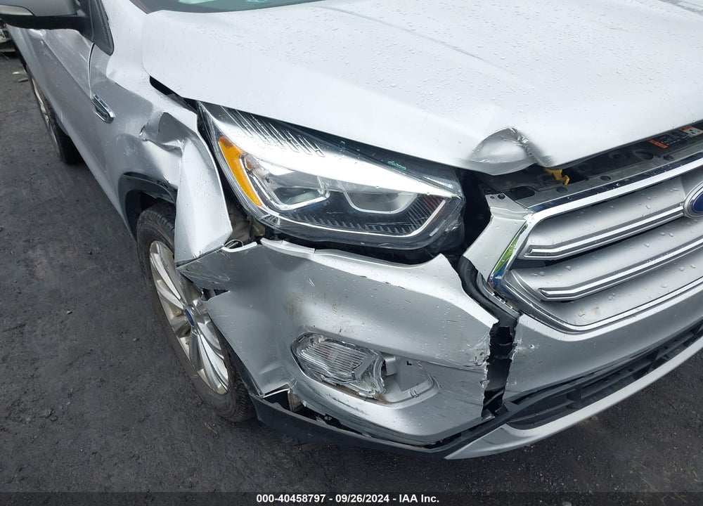 2017 FORD ESCAPE TITANIUM VIN: 1FMCU9J94HUD48340