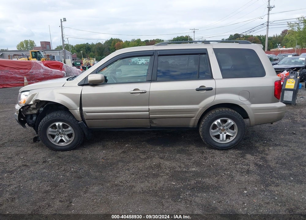 2005 HONDA PILOT EX VIN: 5FNYF18425B019009