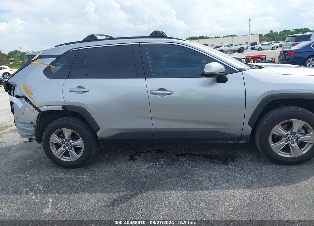 2022 TOYOTA RAV4 XLE VIN: 2T3W1RFVXNC208261