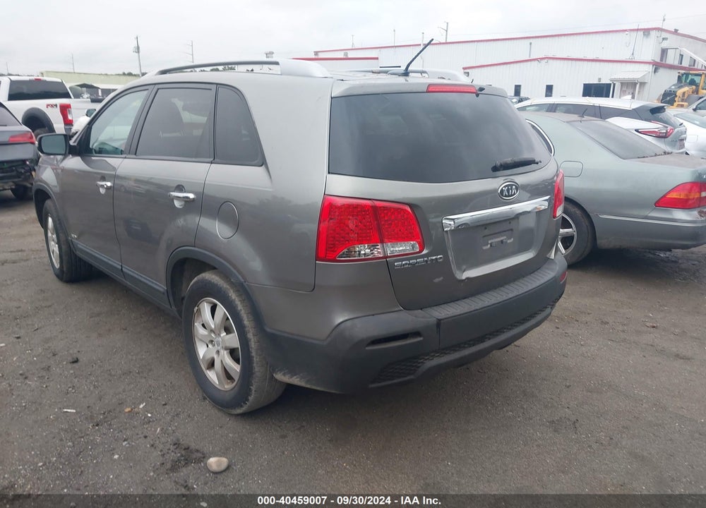 2011 KIA SORENTO LX V6 VIN: 5XYKTDA28BG167002