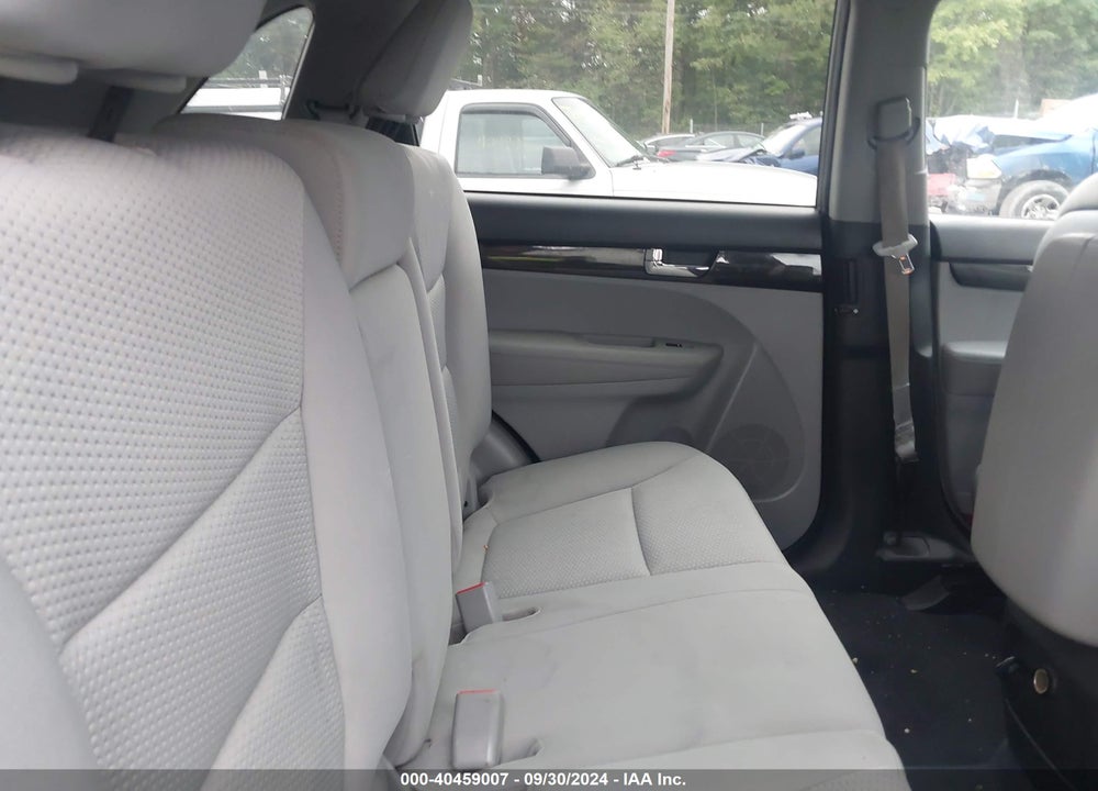 2011 KIA SORENTO LX V6 VIN: 5XYKTDA28BG167002