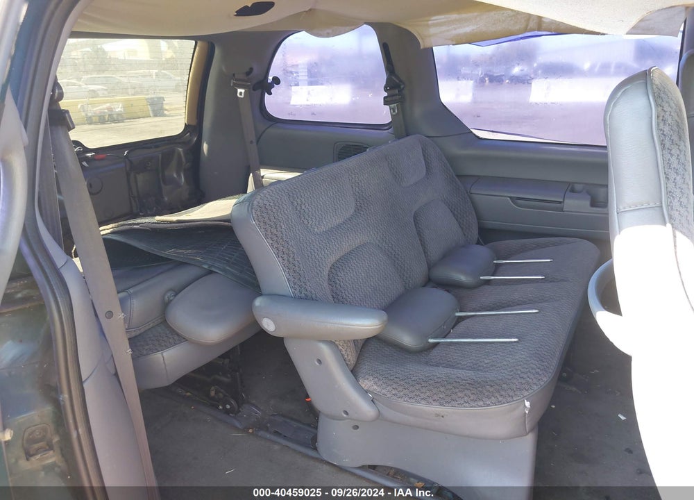 2000 DODGE CARAVAN VIN: 2B4FP25B3YR622585