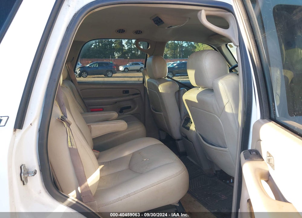 2004 CHEVROLET TAHOE VIN: 1GNEK13Z24R260327