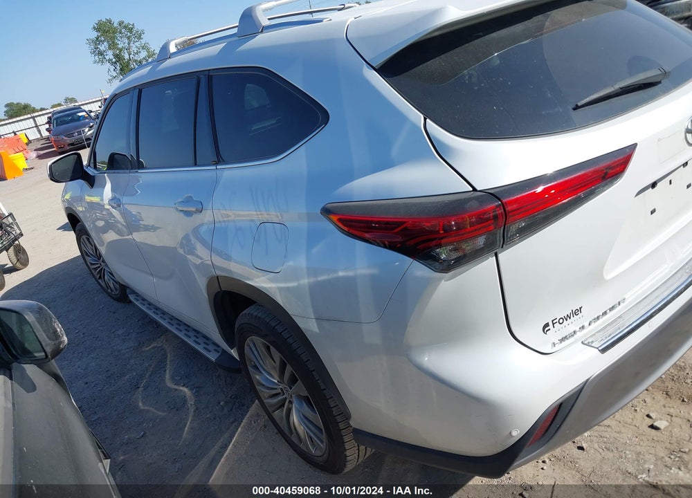 2022 TOYOTA HIGHLANDER PLATINUM VIN: 5TDFZRAH1NS095374
