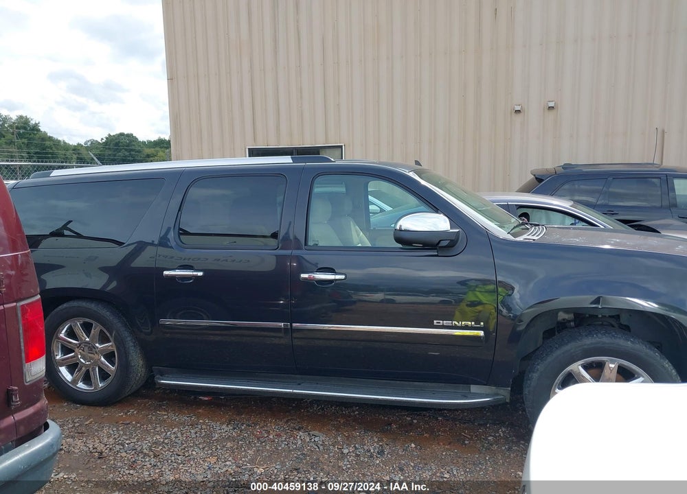 2011 GMC YUKON XL 1500 DENALI VIN: 1GKS1MEF9BR243948