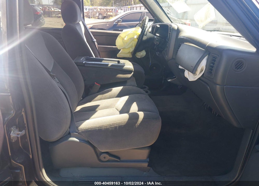 2005 GMC SIERRA 1500 SLE VIN: 2GTEK13T751157984