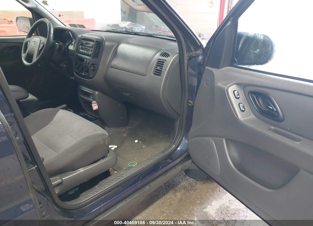 2004 FORD ESCAPE XLS VIN: 1FMYU02104DA10888
