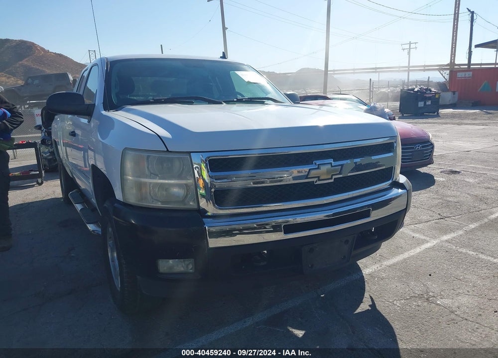 2011 CHEVROLET SILVERADO 1500 LT VIN: 1GCRCSE04BZ258801