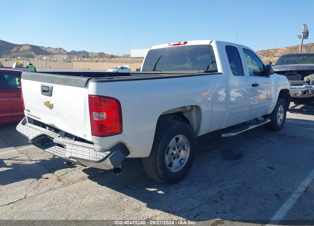 2011 CHEVROLET SILVERADO 1500 LT VIN: 1GCRCSE04BZ258801