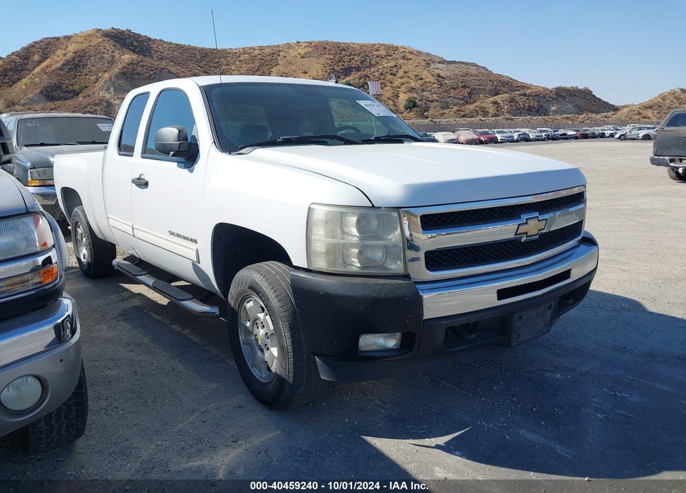 2011 CHEVROLET SILVERADO 1500 LT VIN: 1GCRCSE04BZ258801