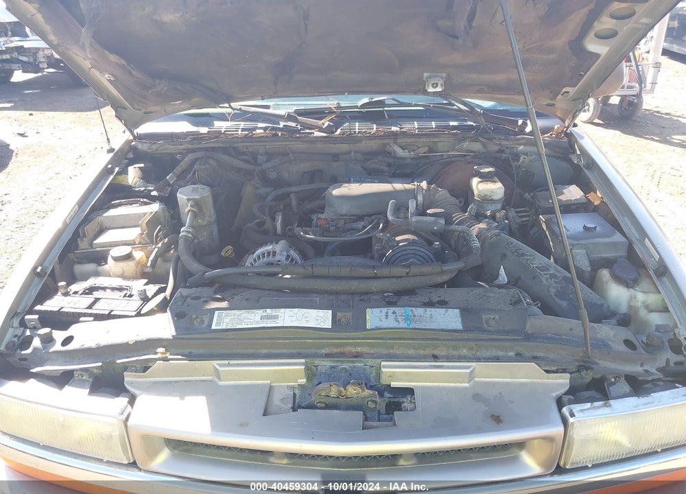 2002 CHEVROLET BLAZER LS VIN: 1GNCS13W12K107604