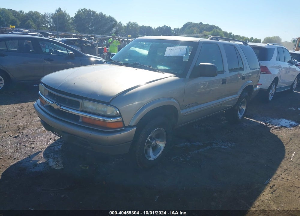 2002 CHEVROLET BLAZER LS VIN: 1GNCS13W12K107604