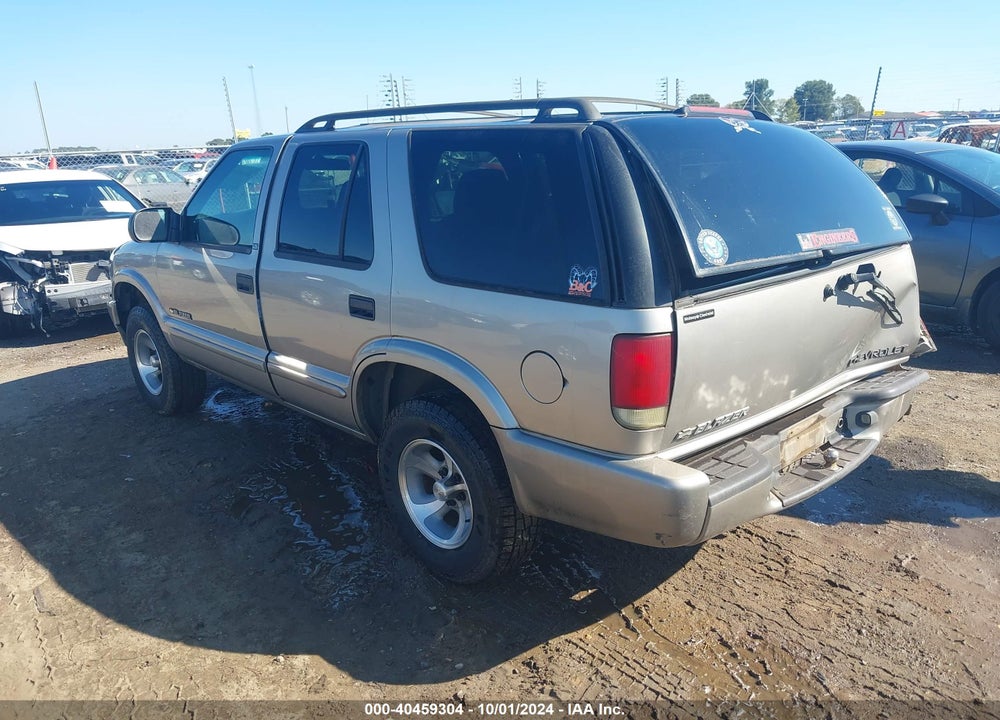 2002 CHEVROLET BLAZER LS VIN: 1GNCS13W12K107604