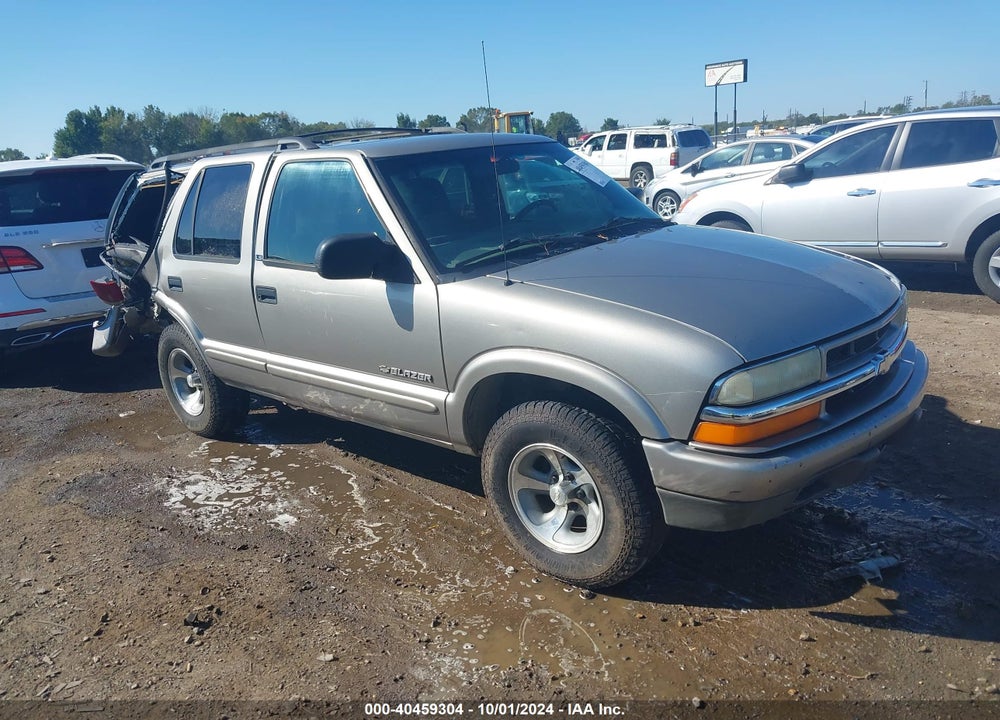 2002 CHEVROLET BLAZER LS VIN: 1GNCS13W12K107604