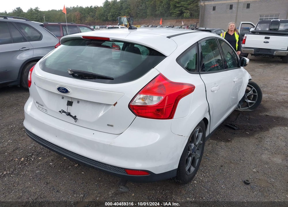 2014 FORD FOCUS SE VIN: 1FADP3K24EL121090