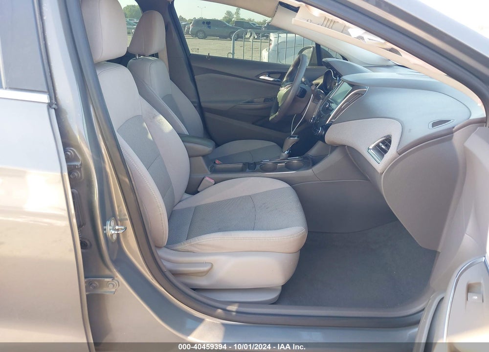 2018 CHEVROLET CRUZE LT AUTO VIN: 1G1BE5SM0J7127081