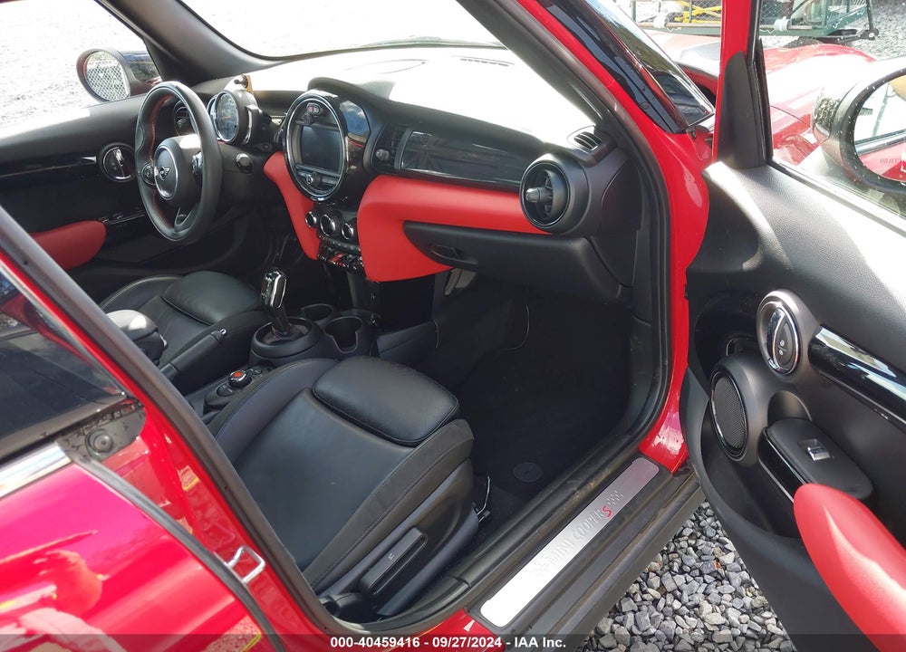 2020 MINI HARDTOP COOPER S VIN: WMWXU9C05L2L81563
