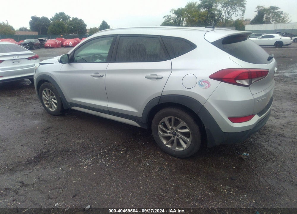 2017 HYUNDAI TUCSON SE VIN: KM8J3CA4XHU564382