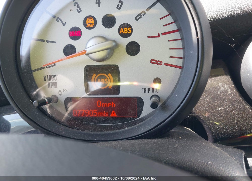 2011 MINI COOPER S VIN: WMWSV3C55BTY14405