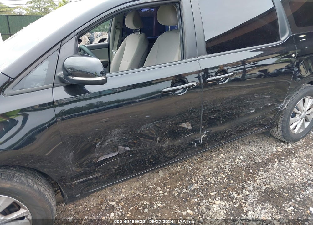 2018 KIA SEDONA L VIN: KNDMA5C12J6389898