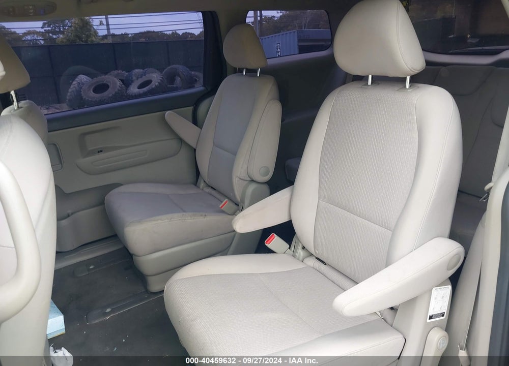 2018 KIA SEDONA L VIN: KNDMA5C12J6389898