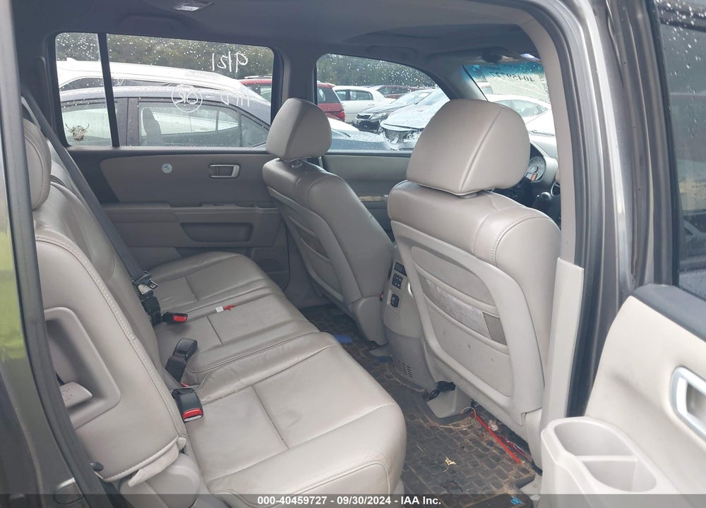 2011 HONDA PILOT EX-L VIN: 5FNYF4H58BB047564