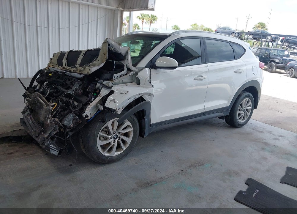 2016 HYUNDAI TUCSON SE VIN: KM8J33A42GU117768