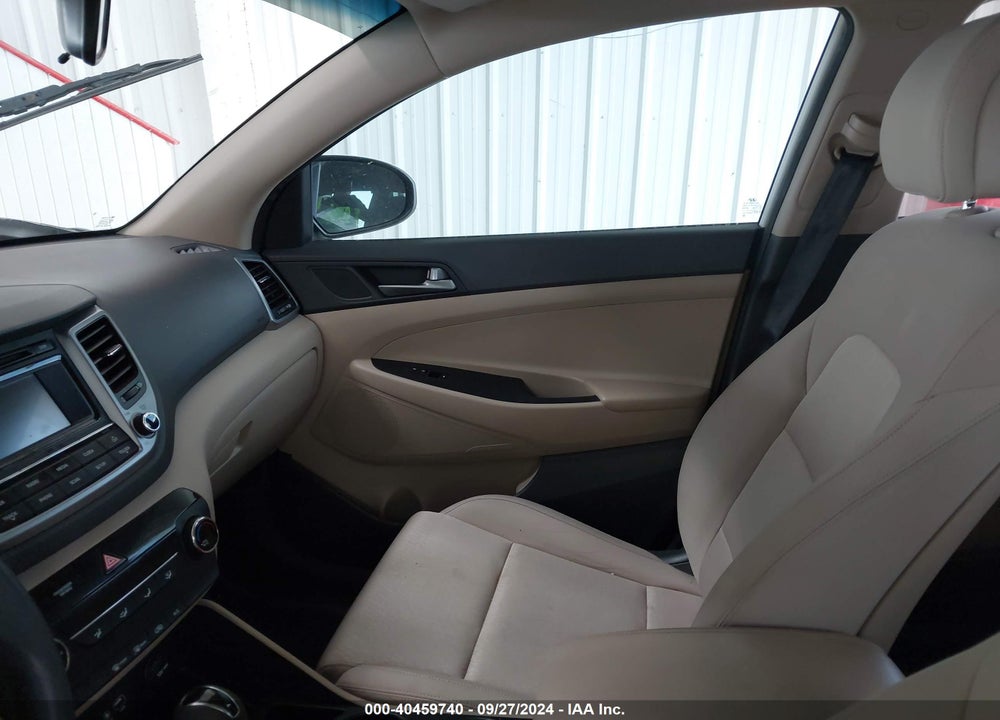 2016 HYUNDAI TUCSON SE VIN: KM8J33A42GU117768